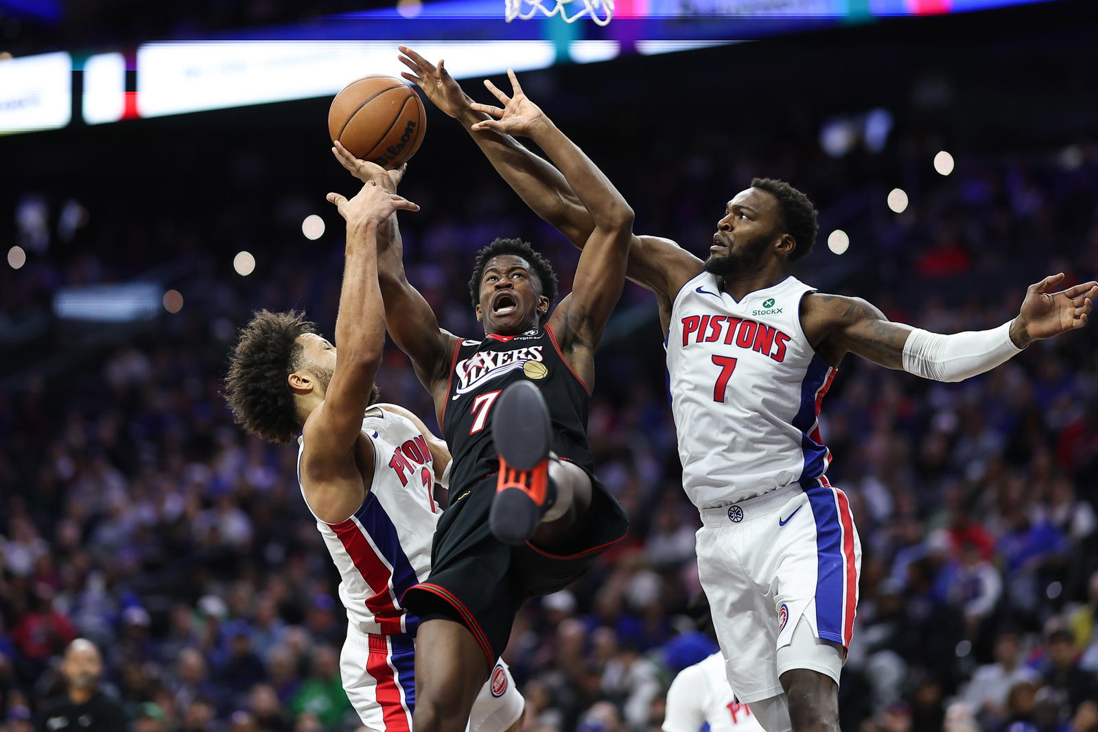 Paul Reed Shines With Double-Double Against Bulls, Pistons Remain 1st in Eastern Conference
