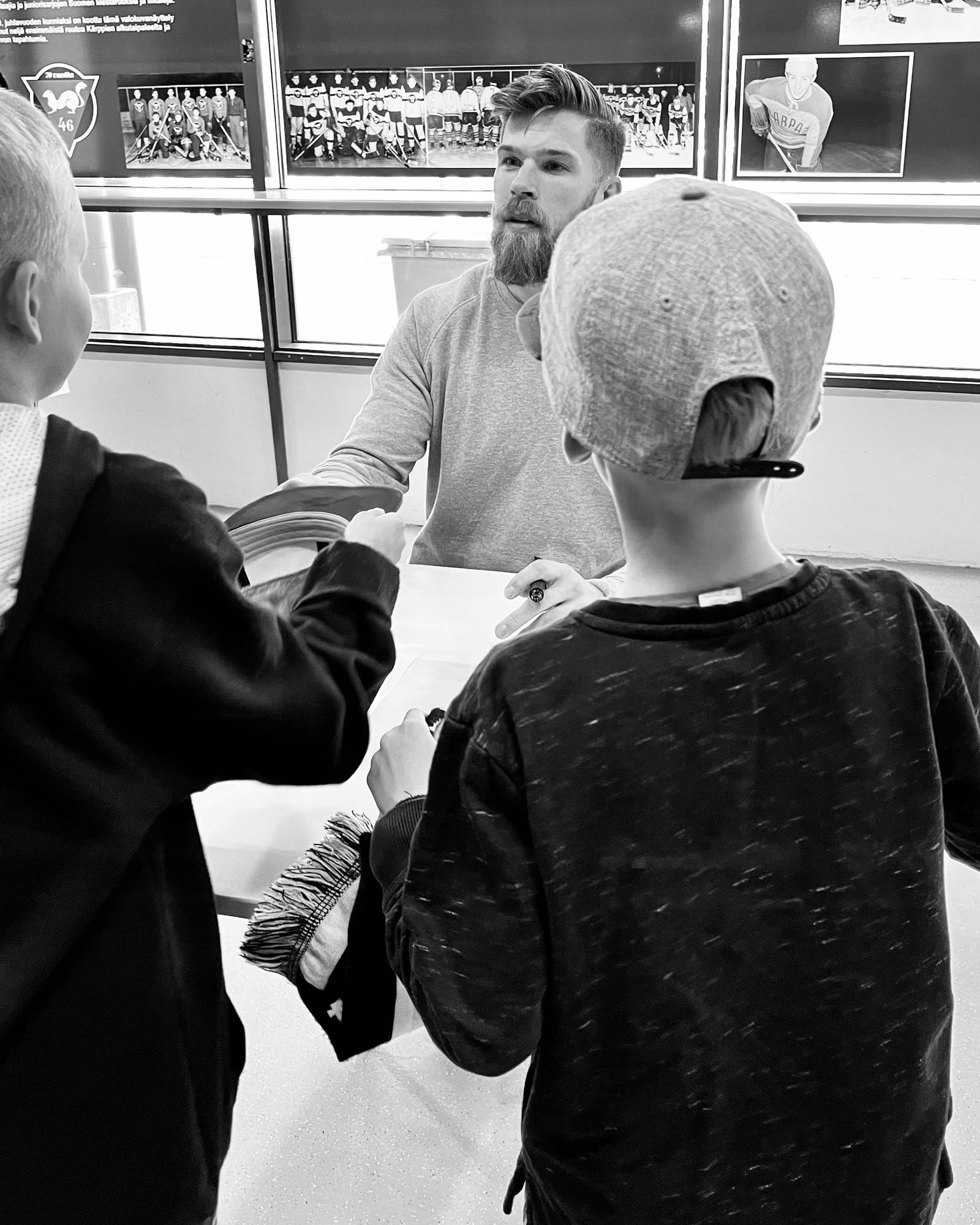 Jani Hakanpää became an NHL defenseman after playing for Oulun Kärpät.