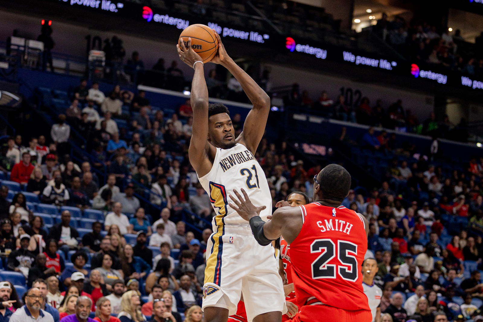 Nov 24, 2025; New Orleans, Louisiana, USA; New Orleans Pelicans center Yves Missi (21) grabs a rebound against Chicago Bulls forward/center Jalen Smith (25) during the first half at Smoothie King Center. Mandatory Credit: Stephen Lew-Imagn Images