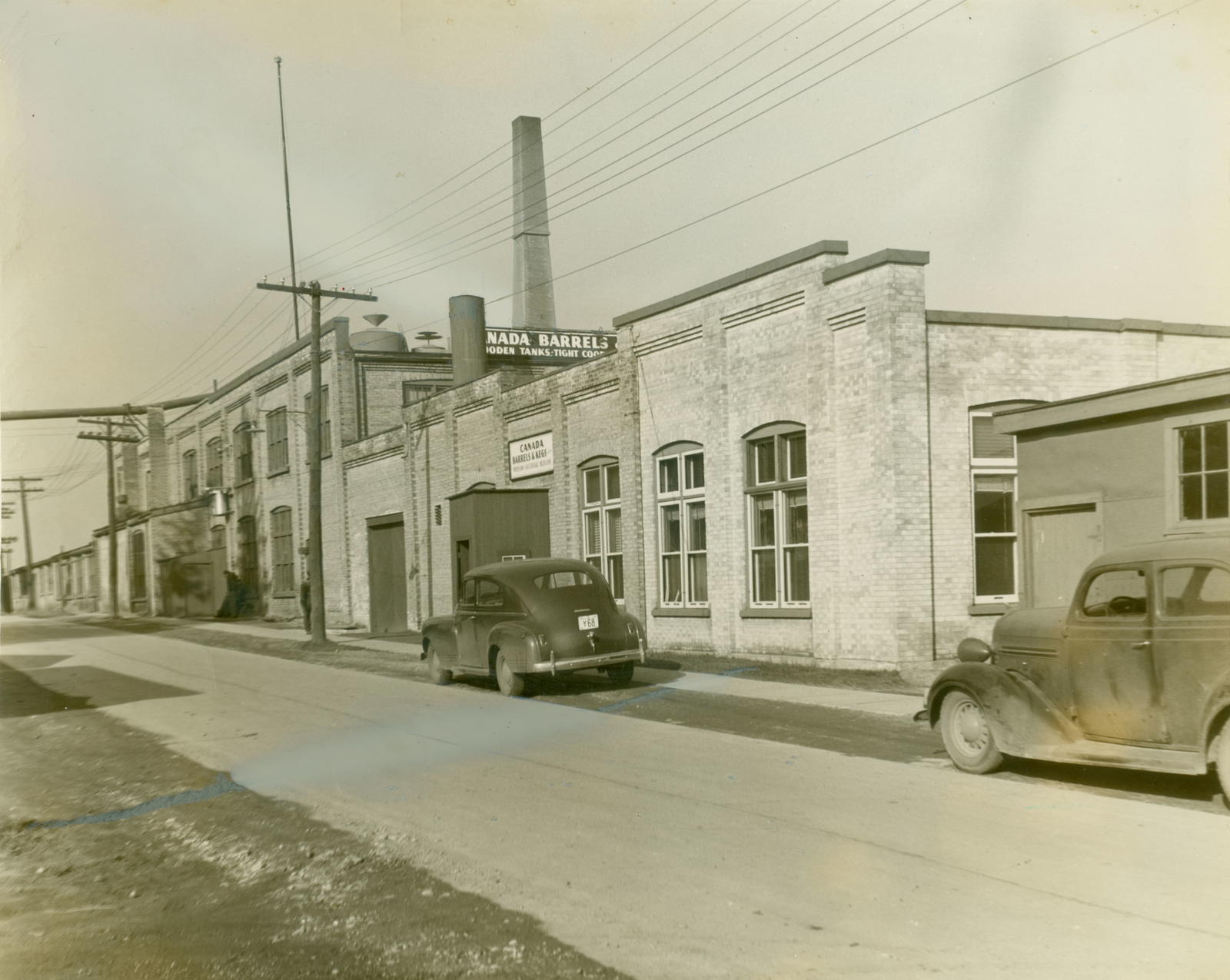 Undated photo of cooperage, originally owned by the Mueller family and later by the Seagram family. (Ellis Little Local History Room, Waterloo Public Library)
