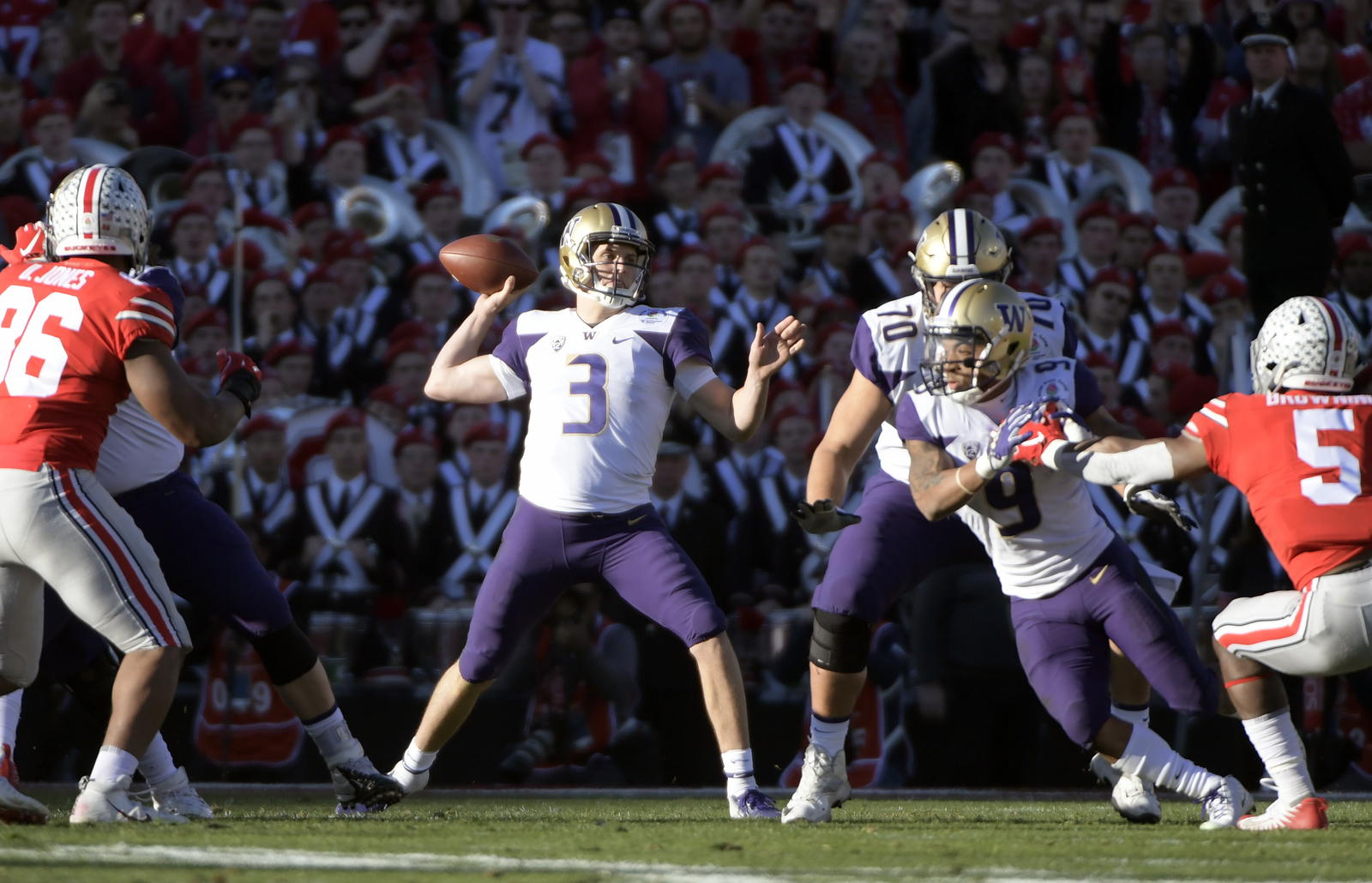 Washington Huskies quarterback Jake Browning (3) throws a pass against the Ohio State Buckeyes in the first half during the 2019 Rose Bowl at Rose Bowl Stadium. Kirby Lee-Imagn Images