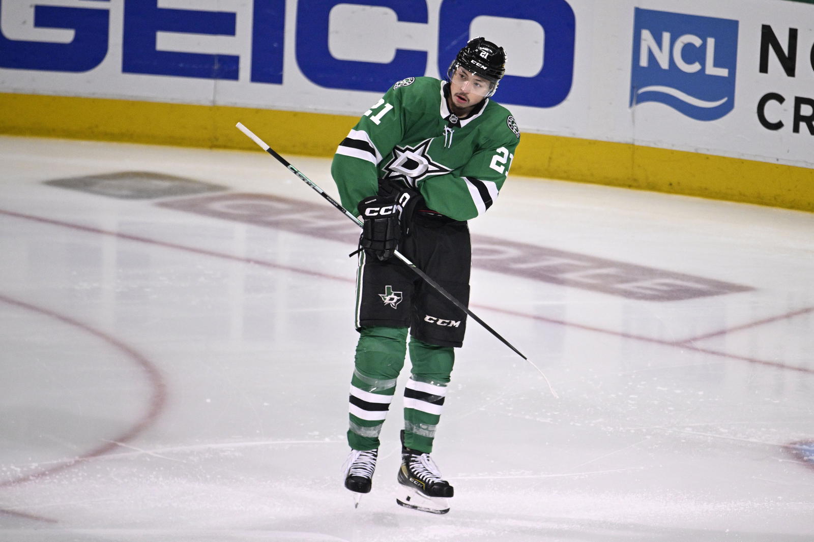 Jason Robertson with the Dallas Stars © Jerome Miron-Imagn Images
