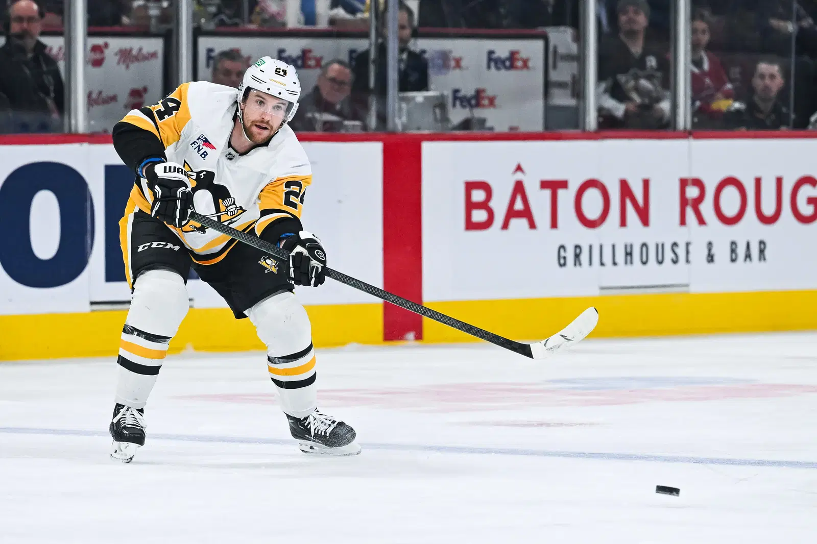 Should Penguins Reunite With Top Free Agent Left?