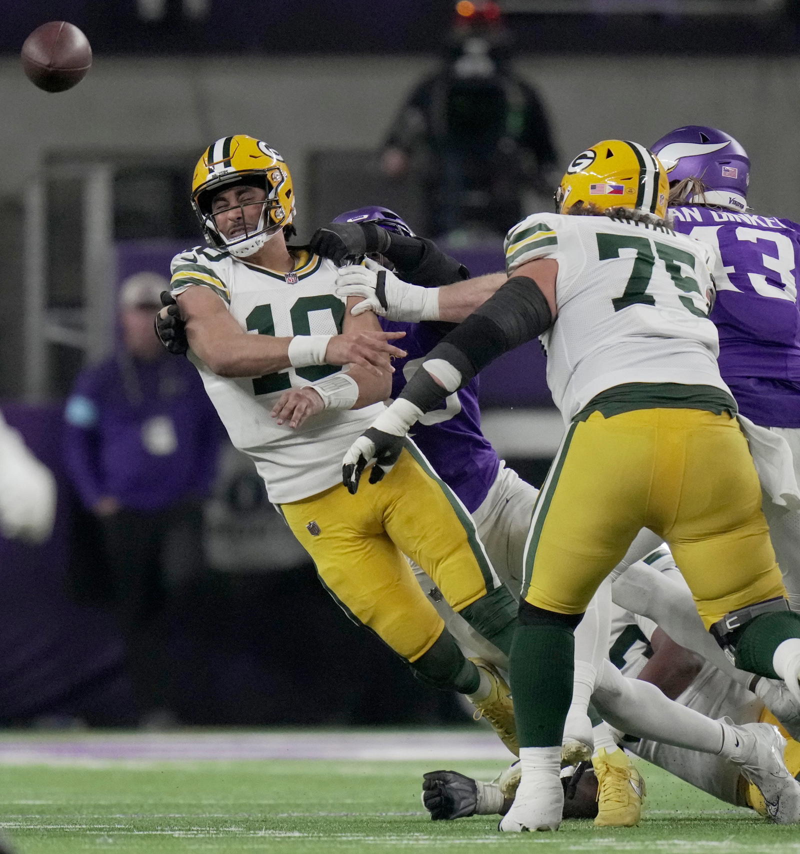 Green Bay Packers quarterback Jordan Love (10) throws an incomplete pass under pressure during the fourth quarter of their game Sunday, December 29, 2024 at U.S. Bank Stadium in Minneapolis, Minnesota. The Minnesota Vikings beat the Green Bay Packers 27-25.<br>Mark Hoffman/Milwaukee Journal Sentinel / USA TODAY NETWORK via Imagn Images