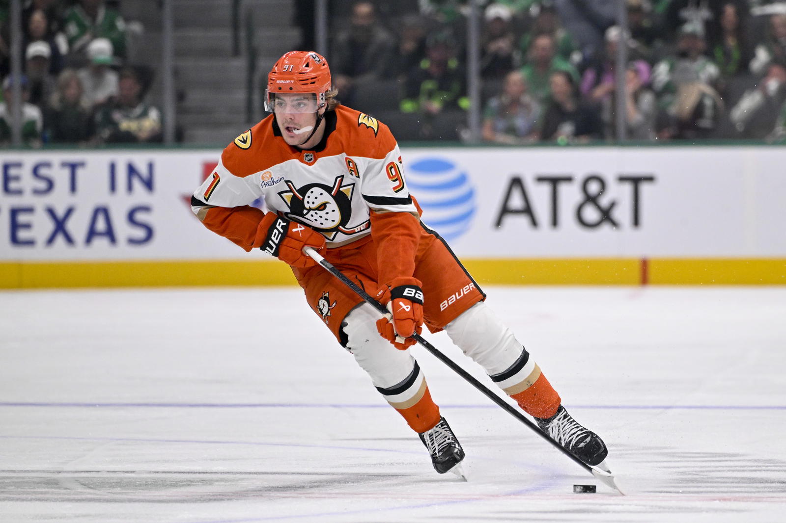 Nov 6, 2025; Dallas, Texas, USA; Anaheim Ducks center Leo Carlsson (91) skates against the Dallas Stars during the game between the Stars and the Ducks at the American Airlines Center. Mandatory Credit: Jerome Miron-Imagn Images