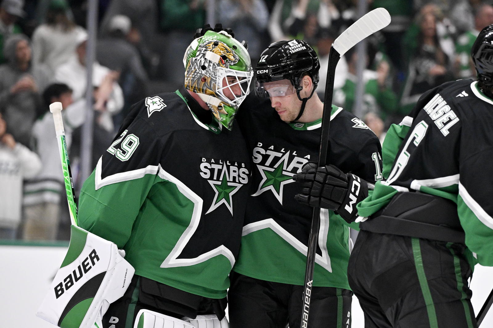 Dallas Stars goaltender Jake Oettinger (29) and center Radek Faksa (12) celebrate the Stars victory over the Utah Mammoth at the American Airlines Center. Mandatory Credit: Jerome Miron-Imagn Images