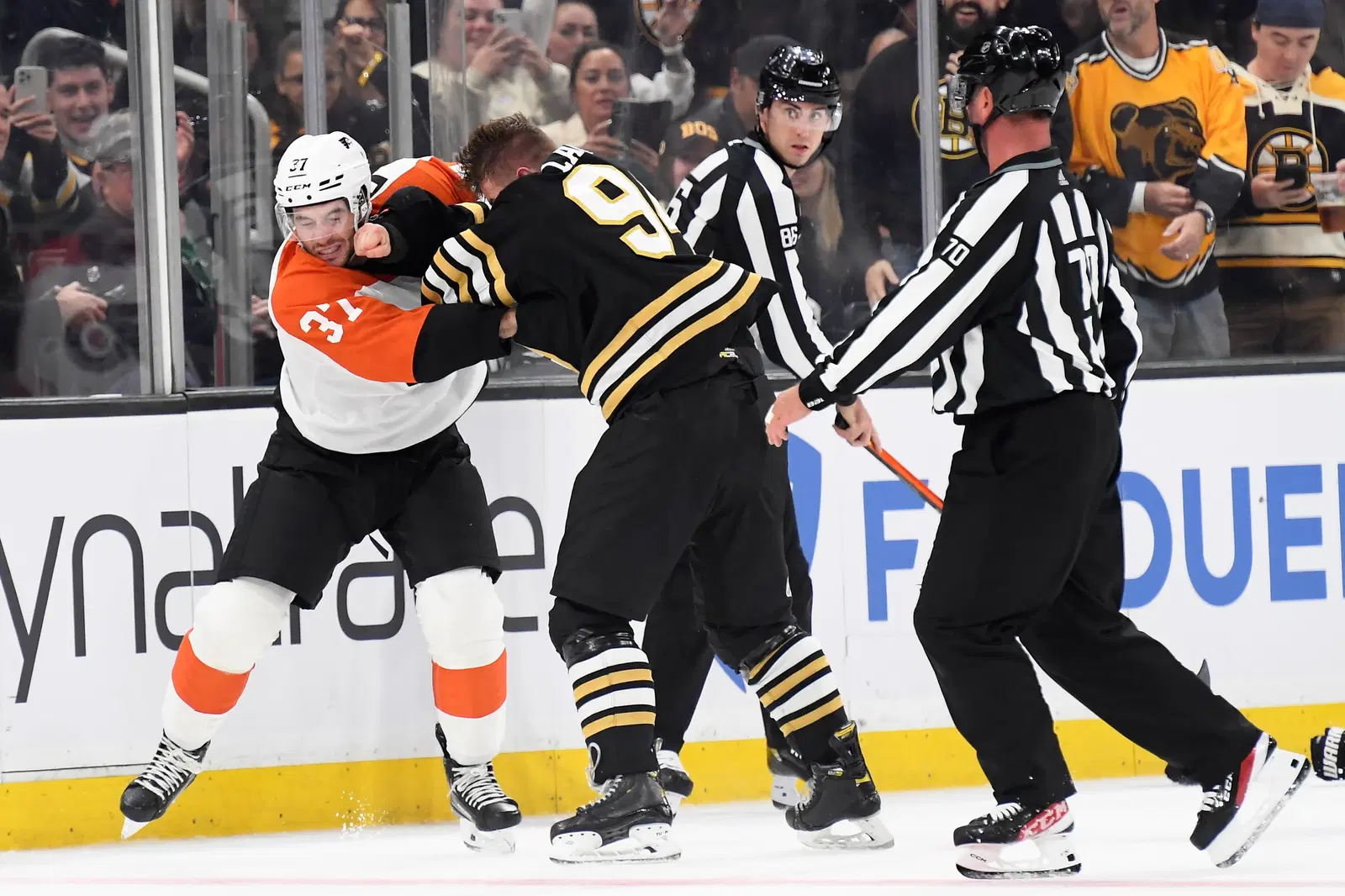 Blackhawks Have Interesting Potential Target In Ex-Bruins Forward cover image