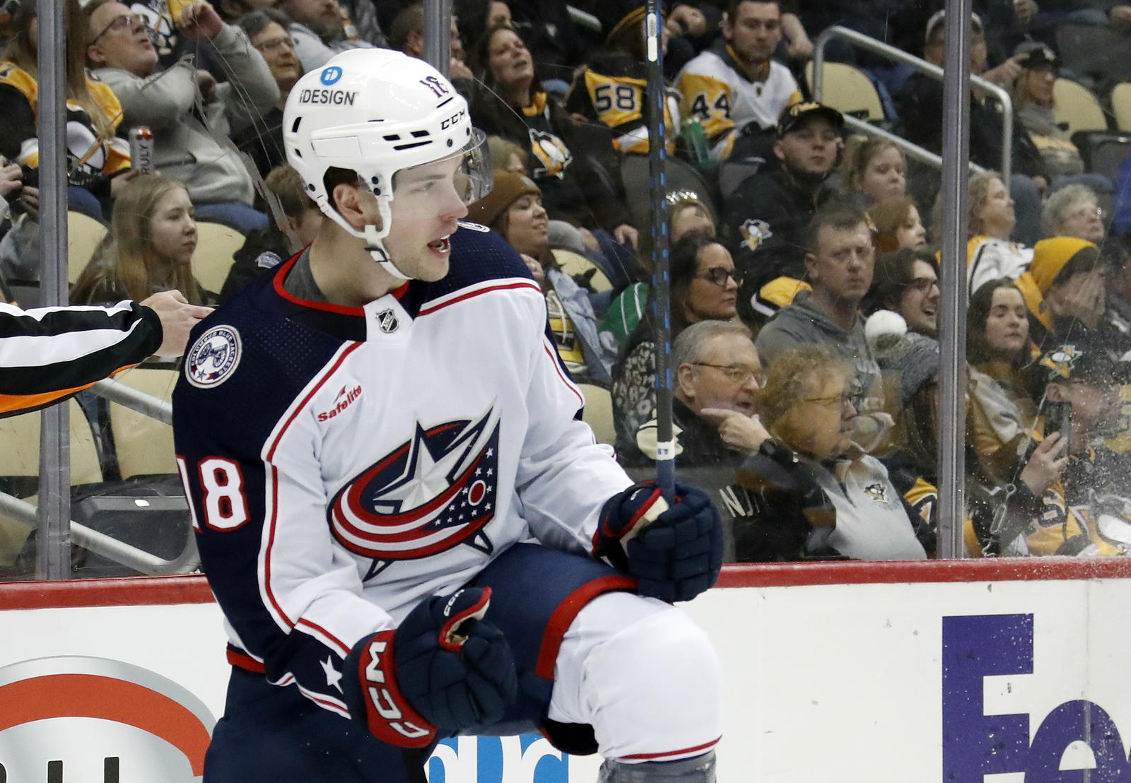 Flyers Forward Exits Islanders Matchup Injured