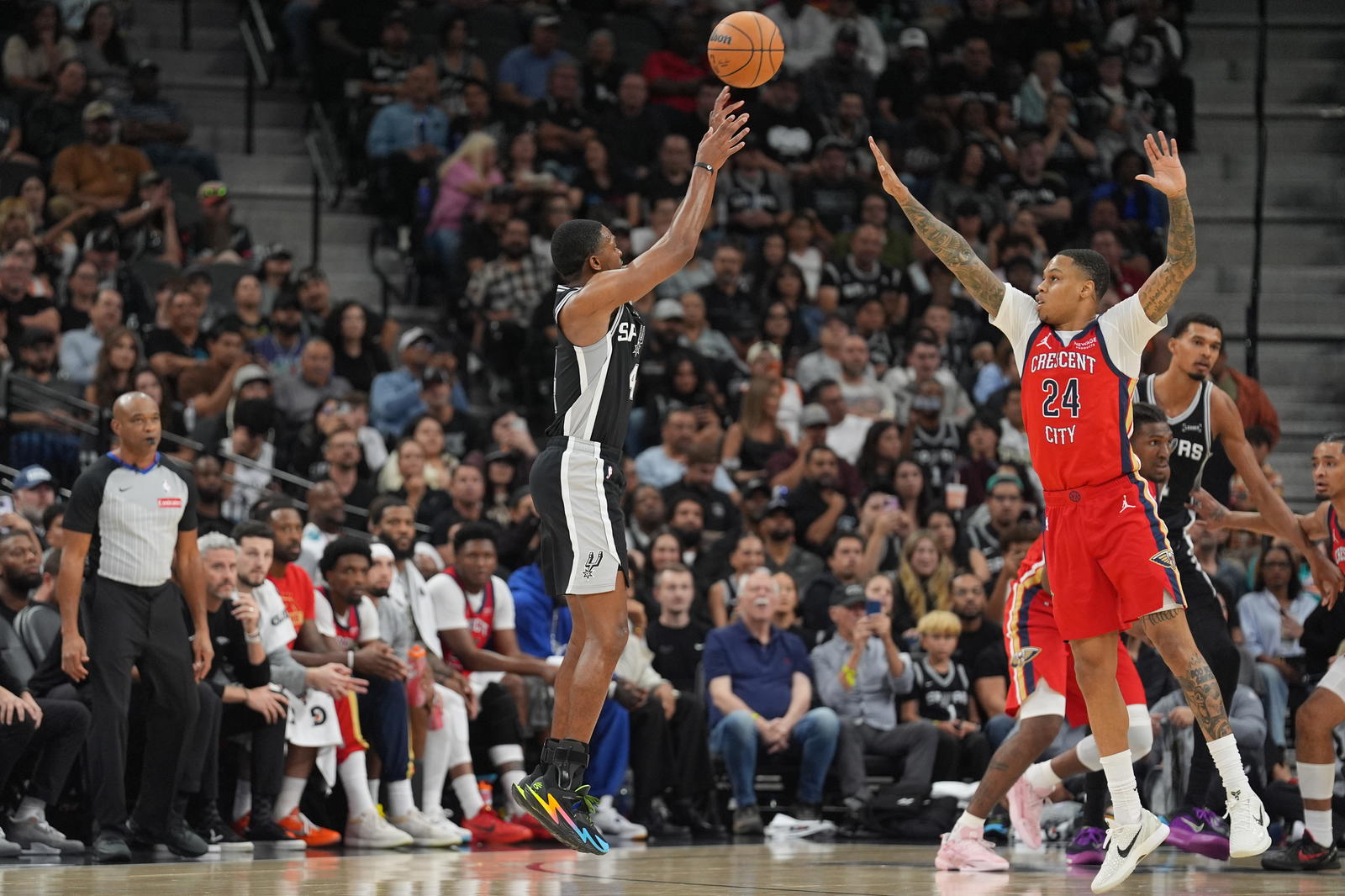 Fox Returns as Spurs Fire on All Cylinders in Defeat of Pelicans