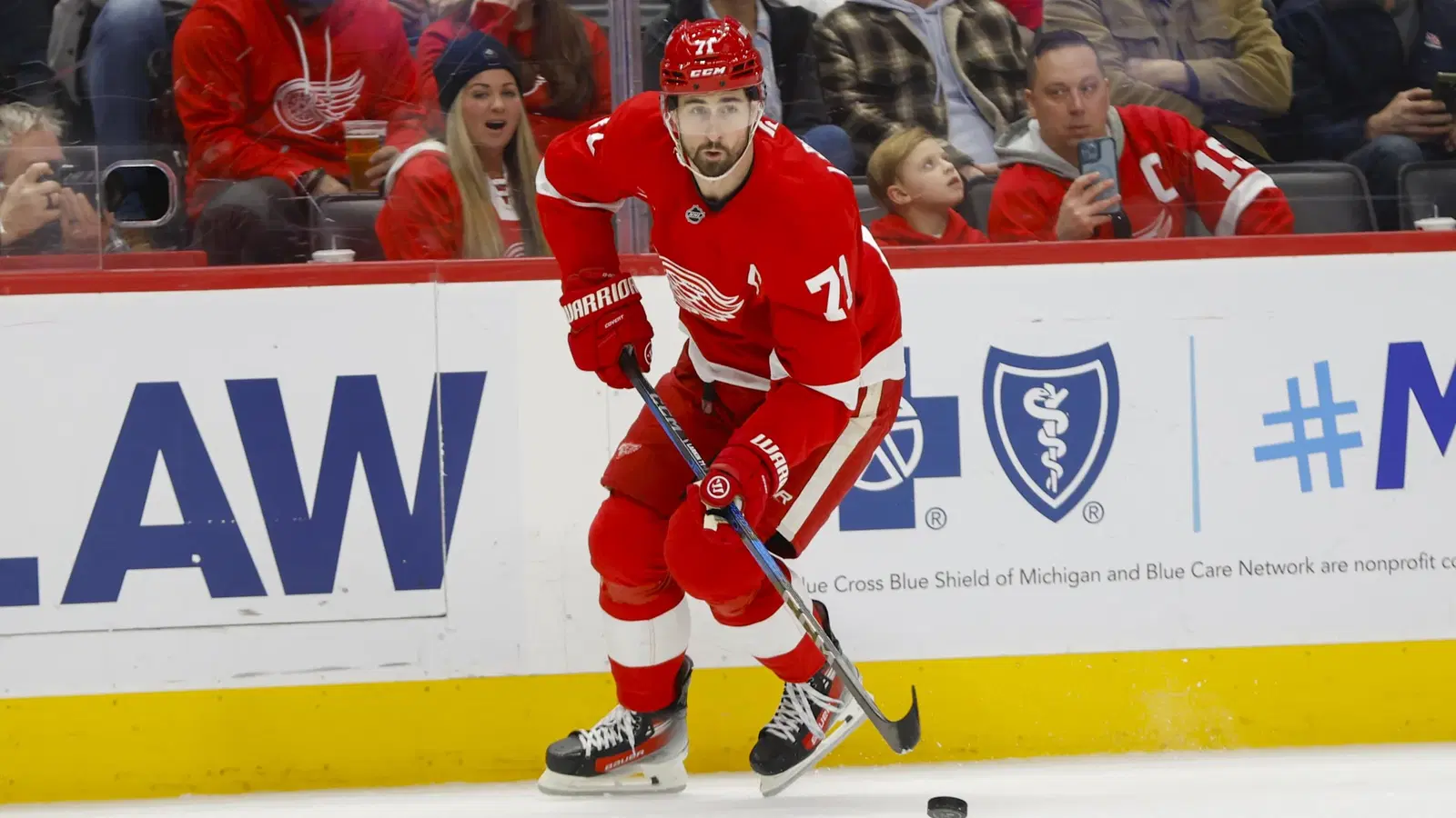 Dylan Larkin (Brian Bradshaw Sevald/Imagn Images)