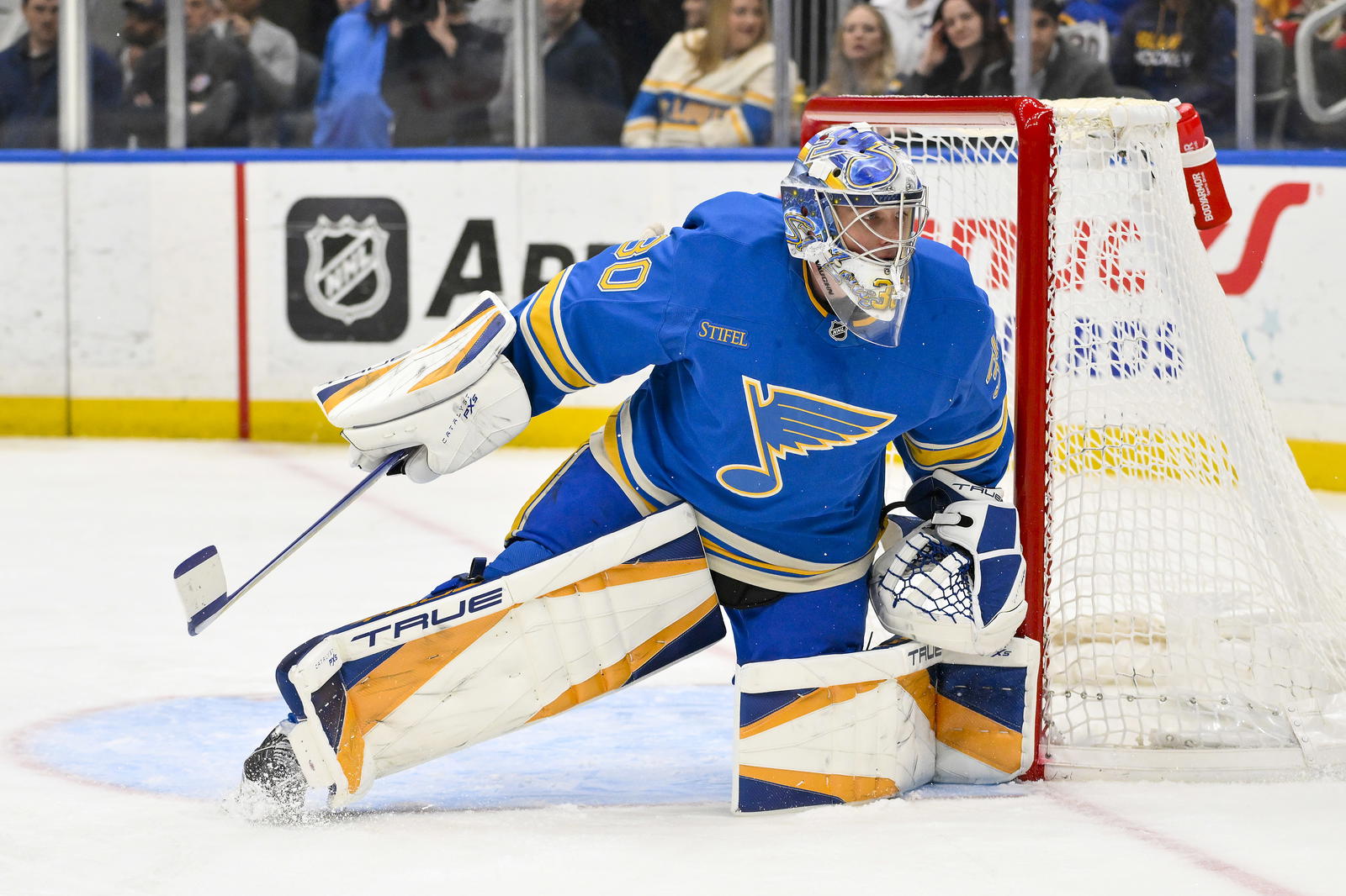 Could St. Louis Blues goalie Joel Hofer get an offer sheet starting on July 1 when he becomes a restricted free agent? (Jeff Curry-Imagn Images)