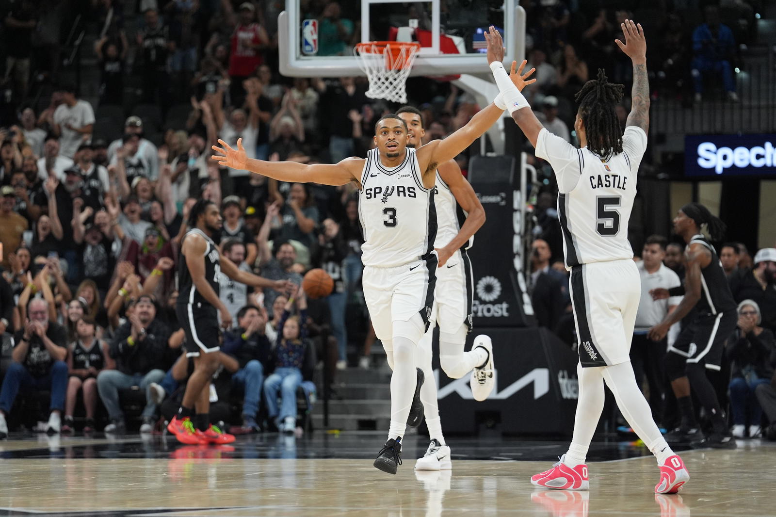 Spurs Make Major Jump in NBA Power Rankings After 3-0 Start