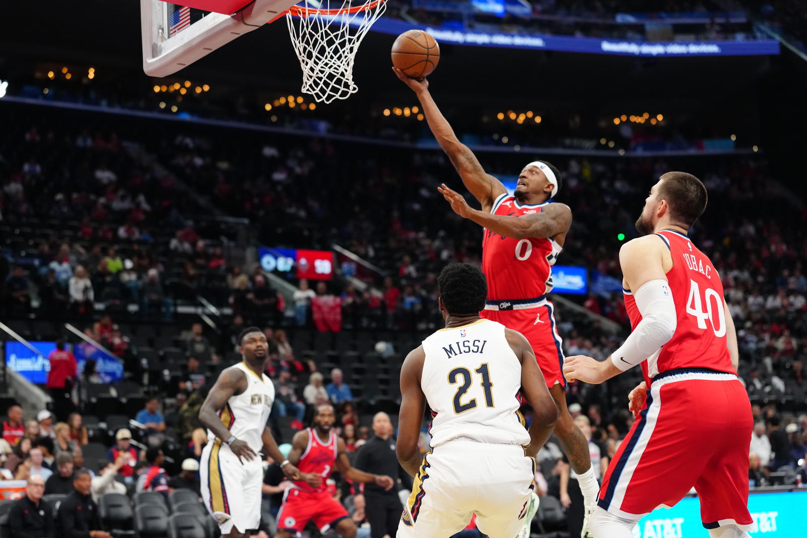 LA Clippers guard Bradley Beal (0) shoots the ball against New Orleans Pelicans center Yves Missi (21) in the second half at Intuit Dome.&nbsp;Kirby Lee-Imagn Images