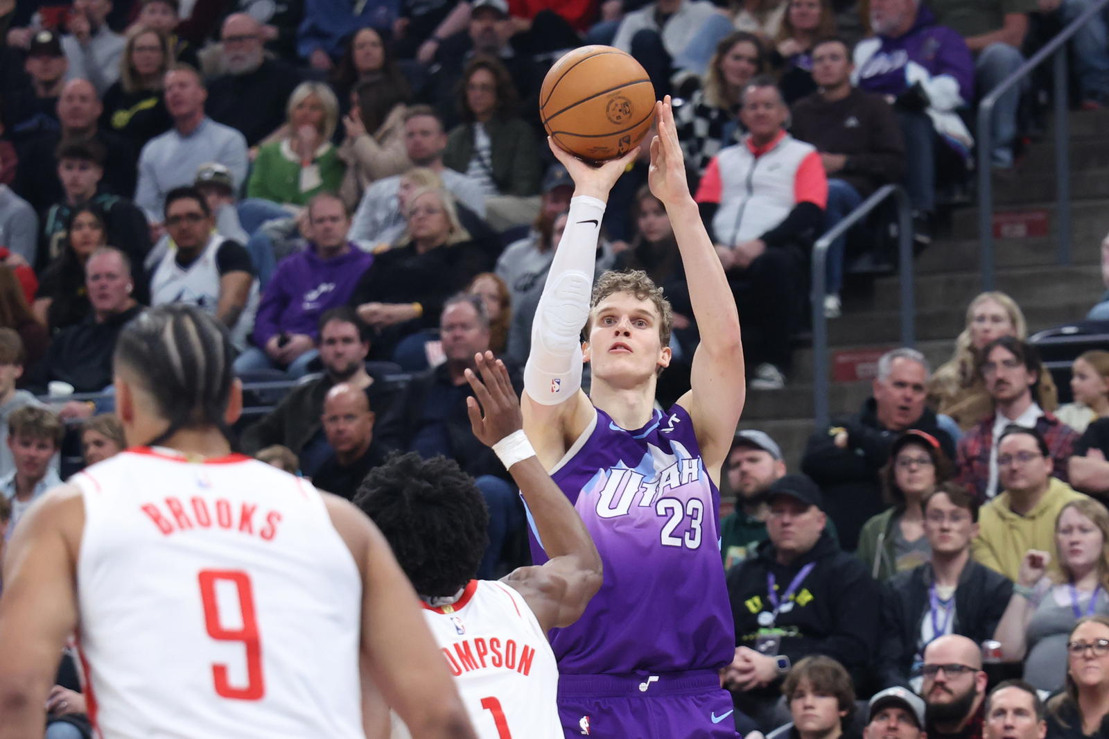 Lauri Markkanen Trade Rumors Swirling With Detroit Pistons