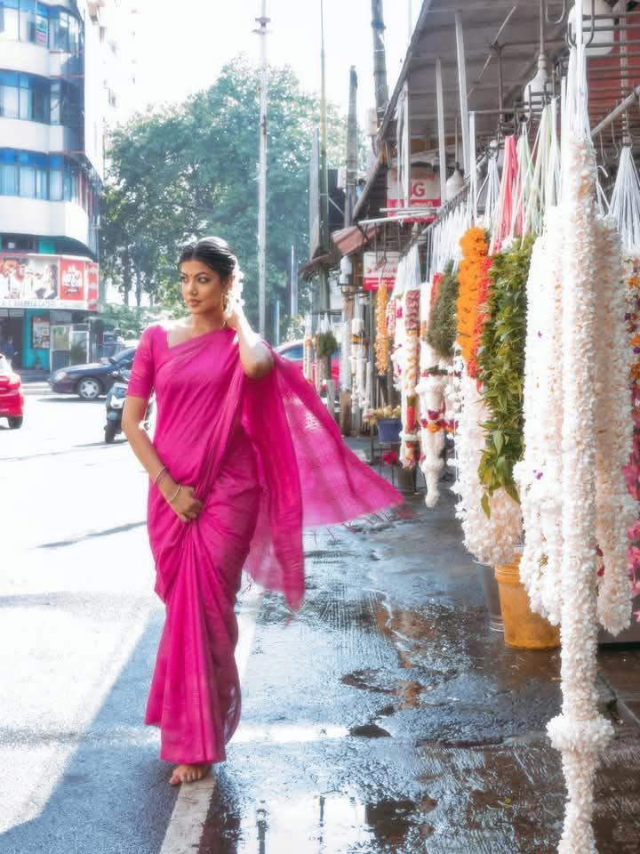 Wow Anudi, you shine with such grace—just like a Telugu movie star! Thank you for representing Sri Lanka with love for India and Telangana culture! ✨️🇱🇰 🇮🇳🛕🪔