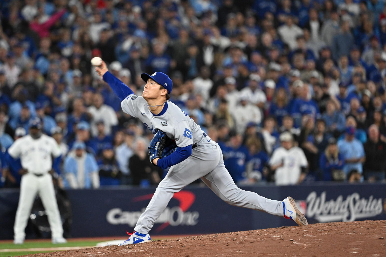 Yoshinobu Yamamoto Goes The Distance As Dodgers Beat Blue Jays 5-1 In WS Game 2