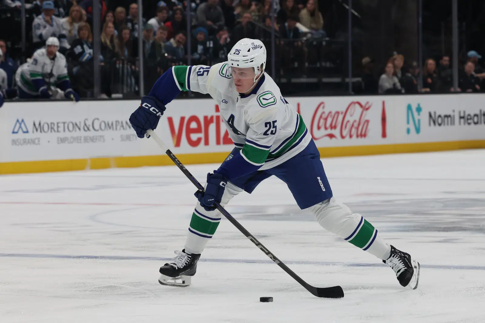Vancouver Canucks 2025–26 Player Preview: Elias Pettersson (D) 