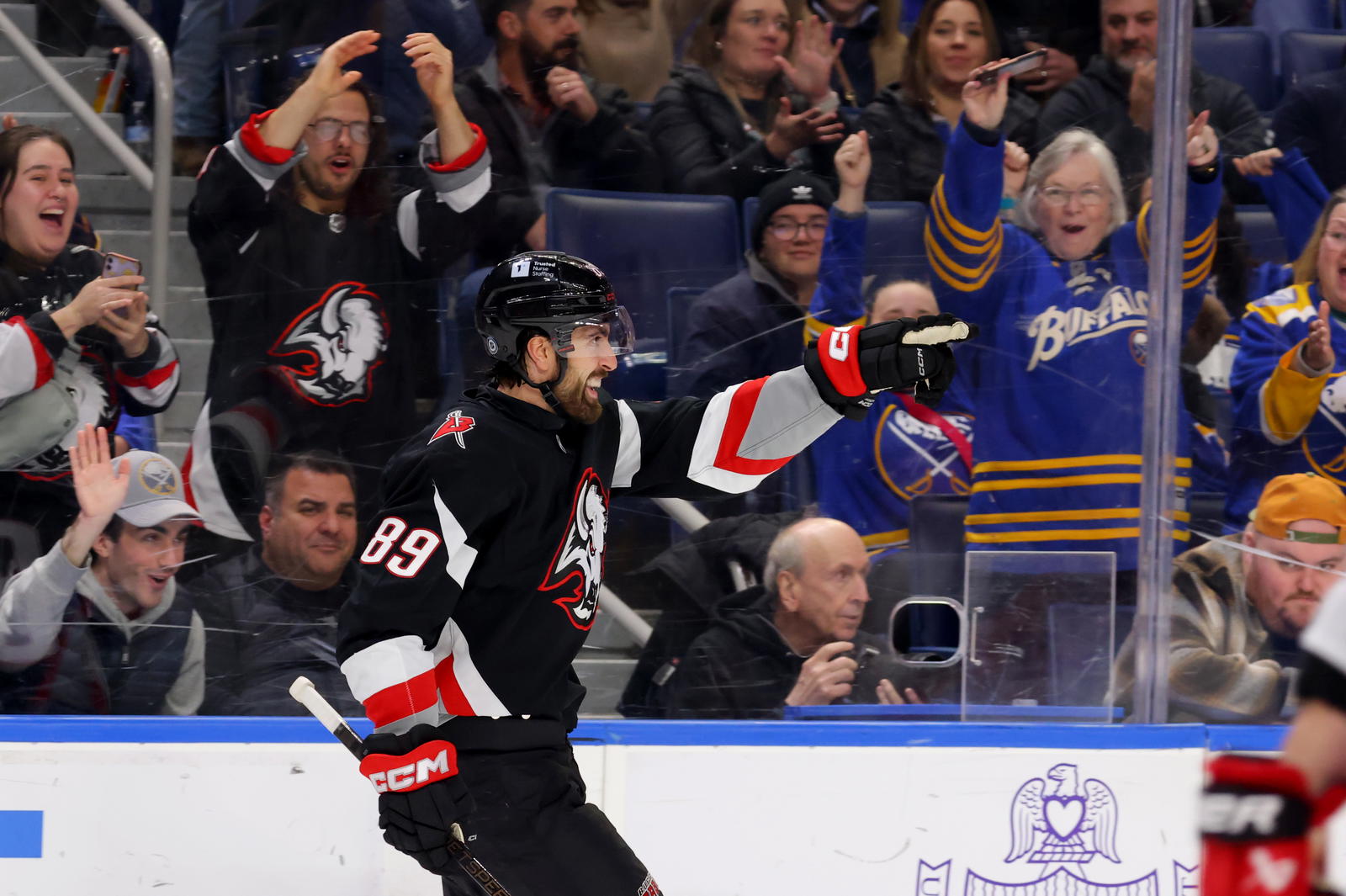 Alex Tuch (© Timothy T. Ludwig-Imagn Images)