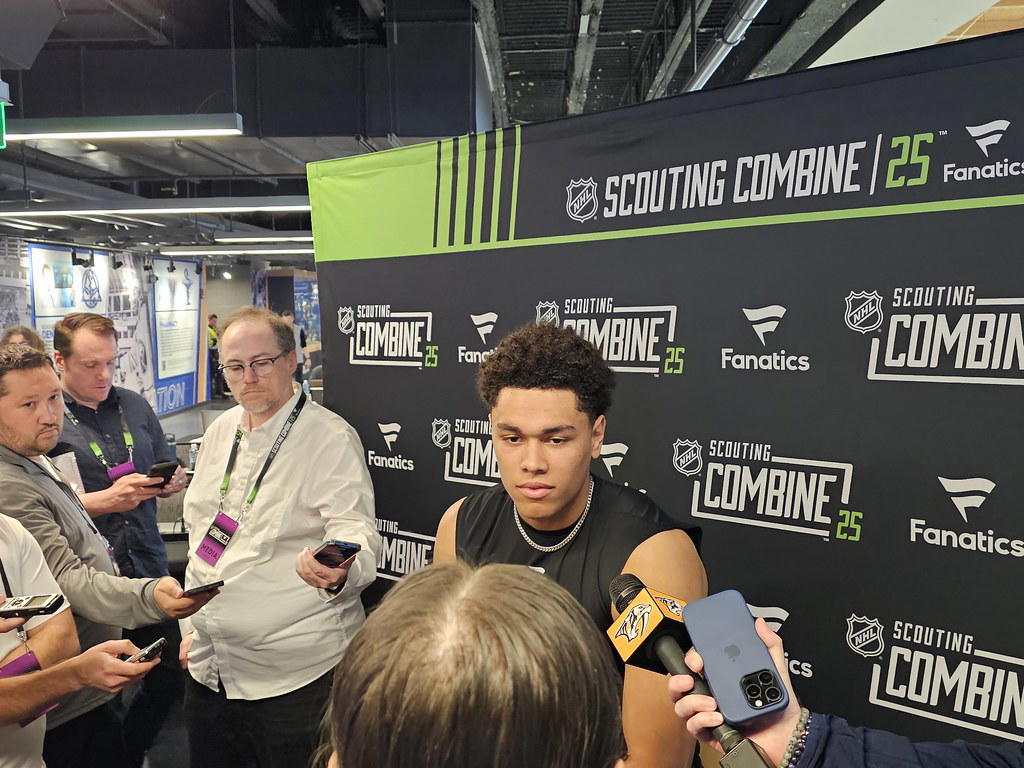 2025 defensive draft prospect Kashawn Aitcheson. (Credit: Mike Augello - The Hockey News)