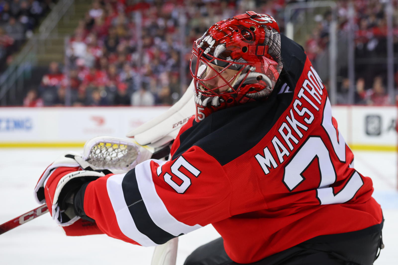 Jacob Markstrom (© Ed Mulholland-Imagn Images)