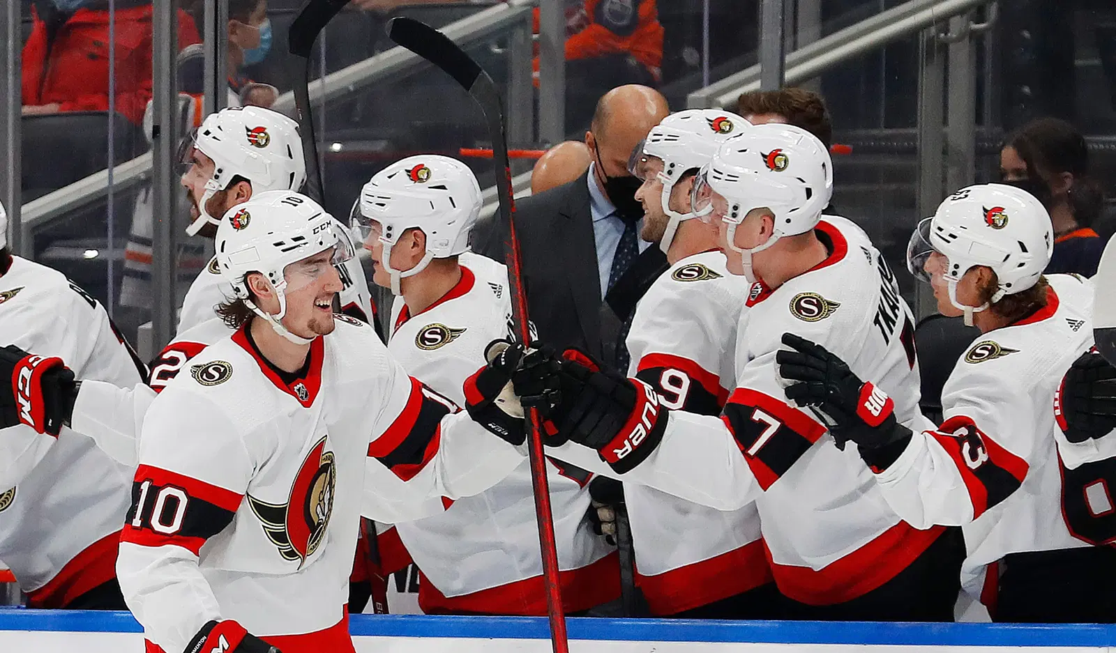 Los derechos de NHL en Alex Forments todavía incluyen senadores de Ottawa, ¿cuáles son sus opciones?
