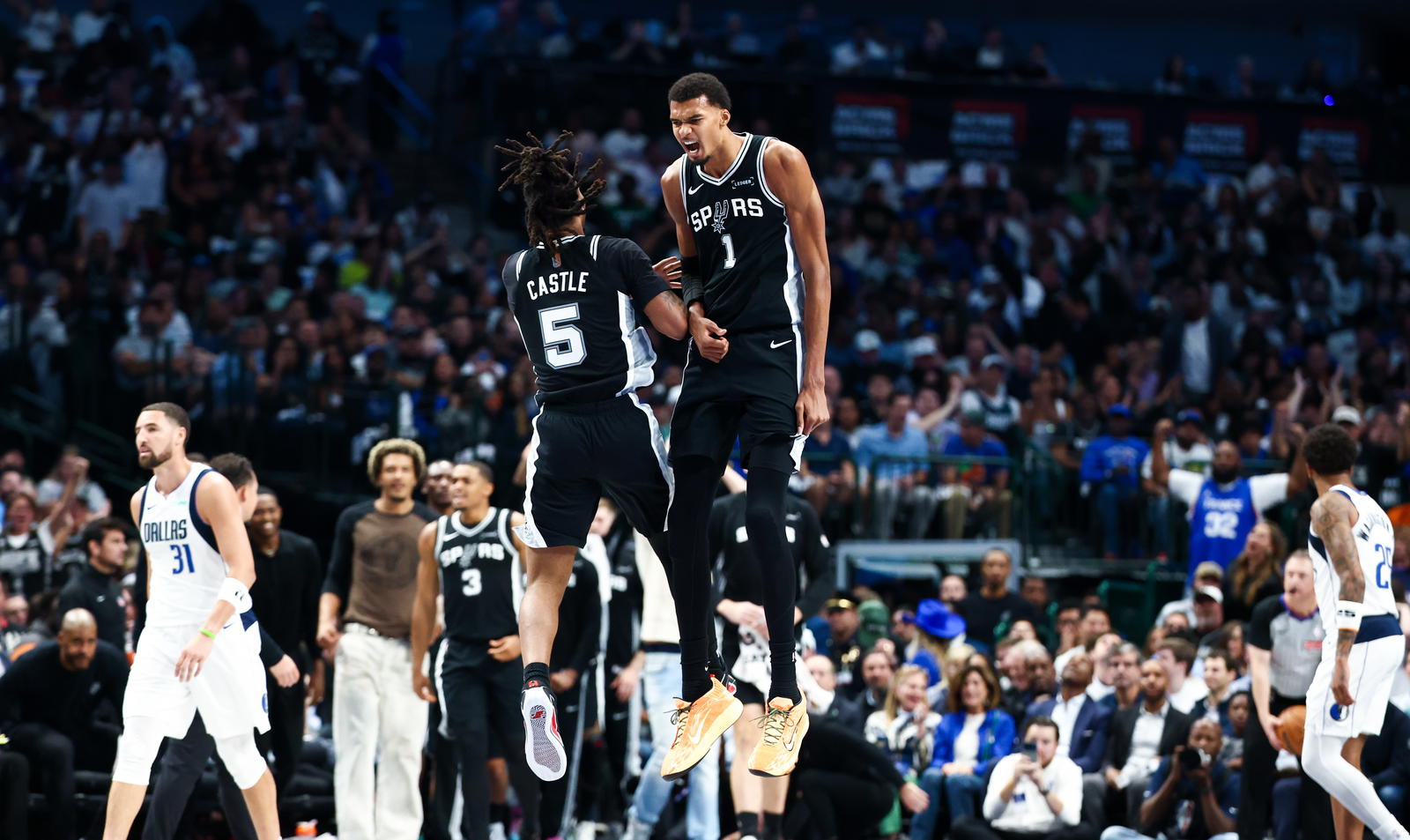 Spurs Look Unstoppable, Embarrassed Mavericks in Dallas on Opening Night