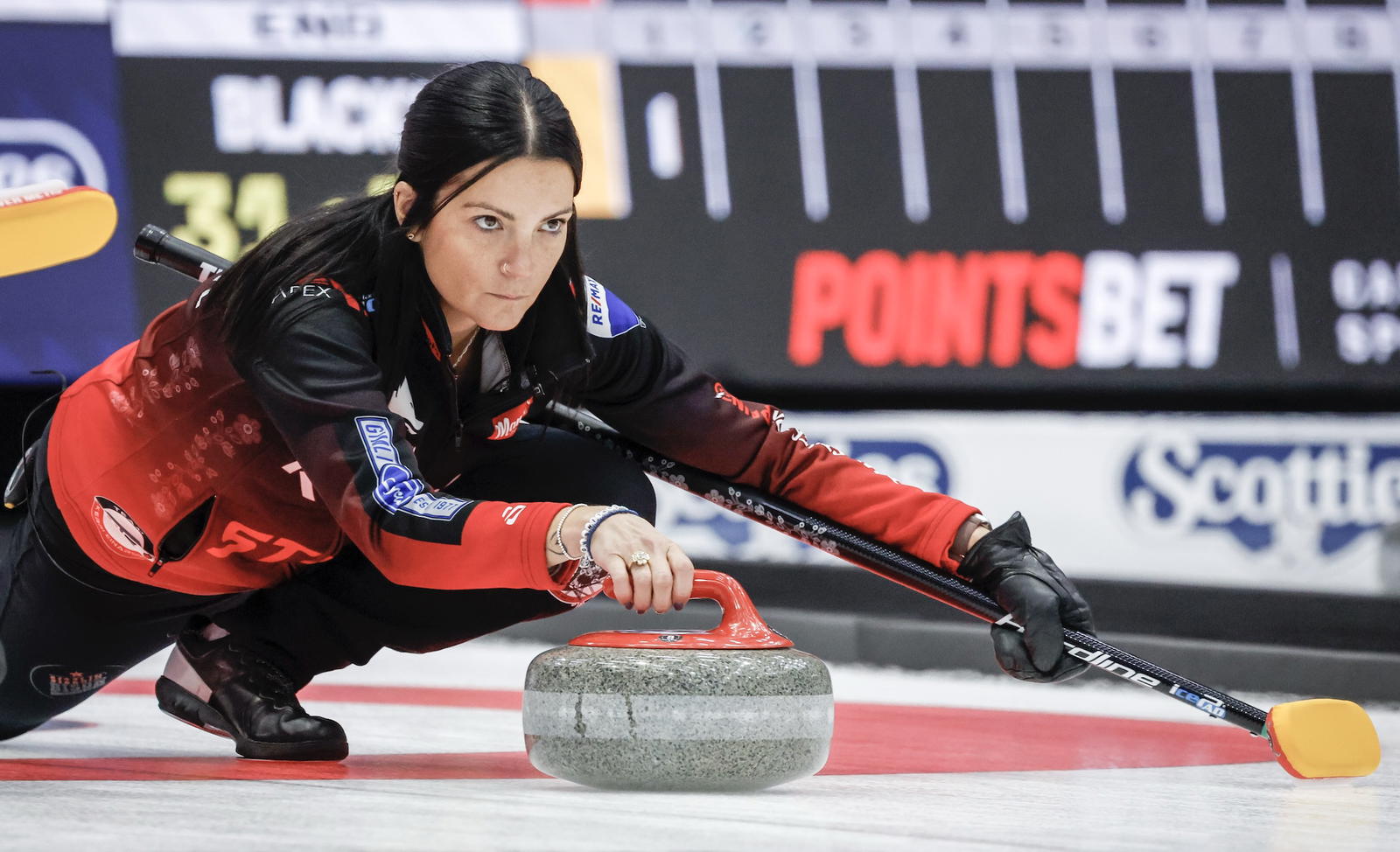 Kerri Einarson in Oct. 1 action • Curling Canada