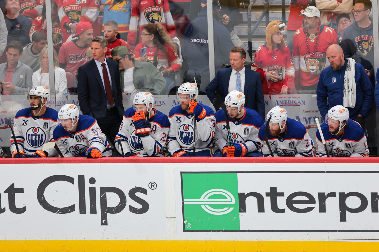 The Oilers look on in the final minutes of their playoff campaign on June 17. (Sam Navarro-Imagn Images)