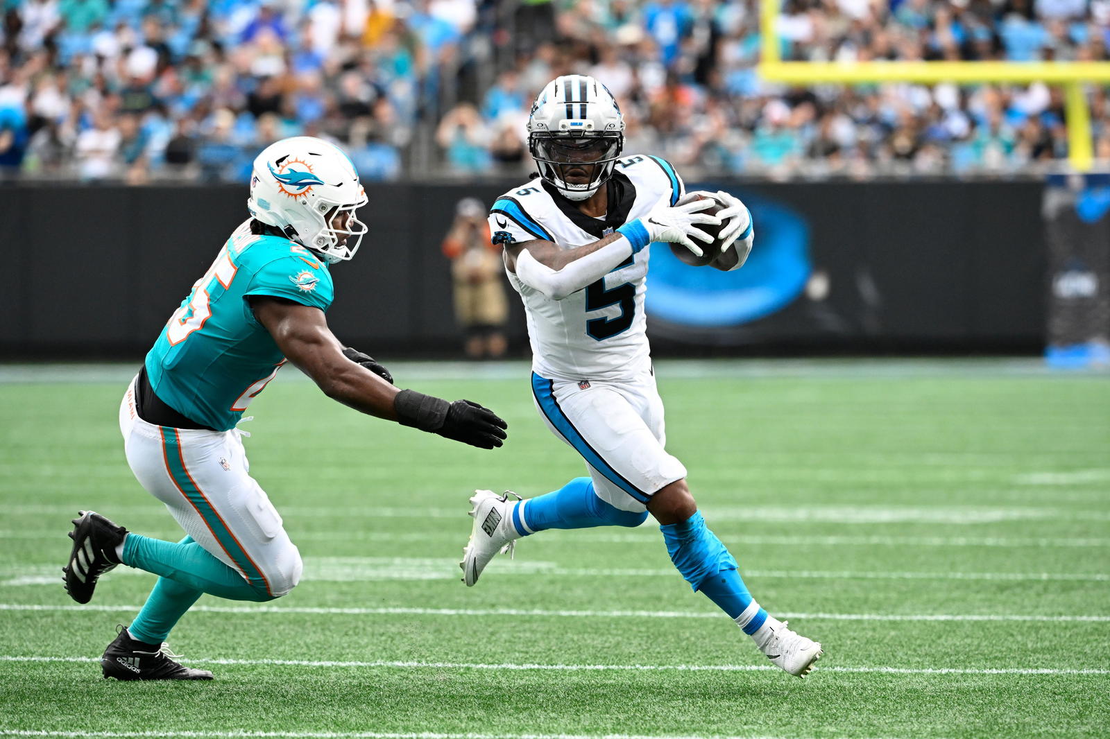 Carolina Panthers running back Rico Dowdle. Credit: Bob Donnan-Imagn Images.