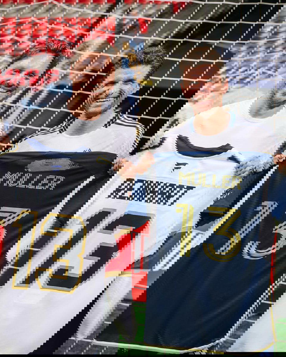 Sam Reinhart and Thomas&nbsp;Müller (Whitecaps FC)