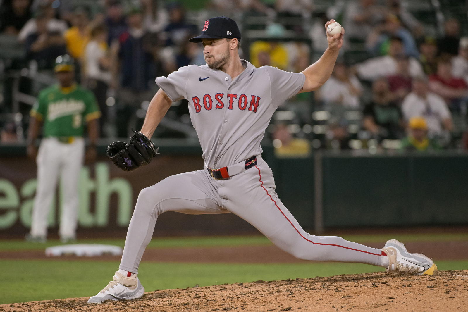 Boston Red Sox pitcher Chris Murphy (72) throws a pitch against the Athletics during the ninth inning at Sutter Health Park. Ed Szczepanski-Imagn Images