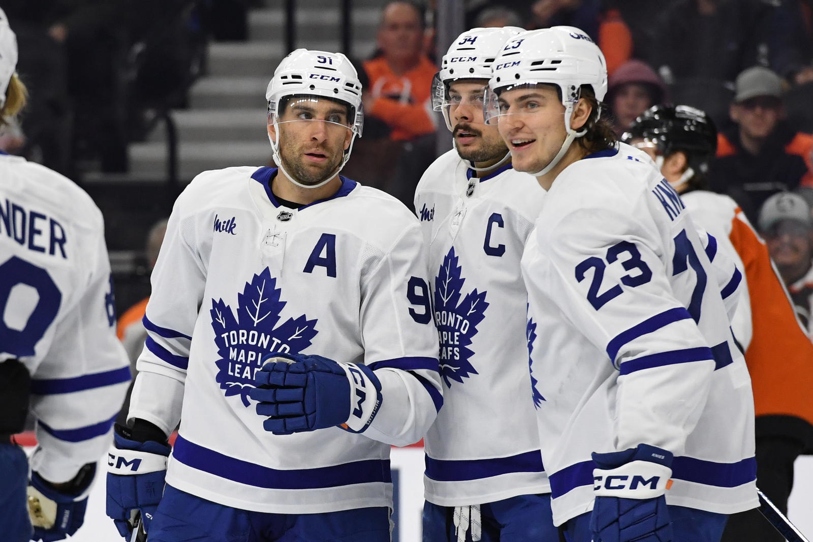 John Tavares, Auston Matthews and Matthew Knies (Eric Hartline-Imagn Images)