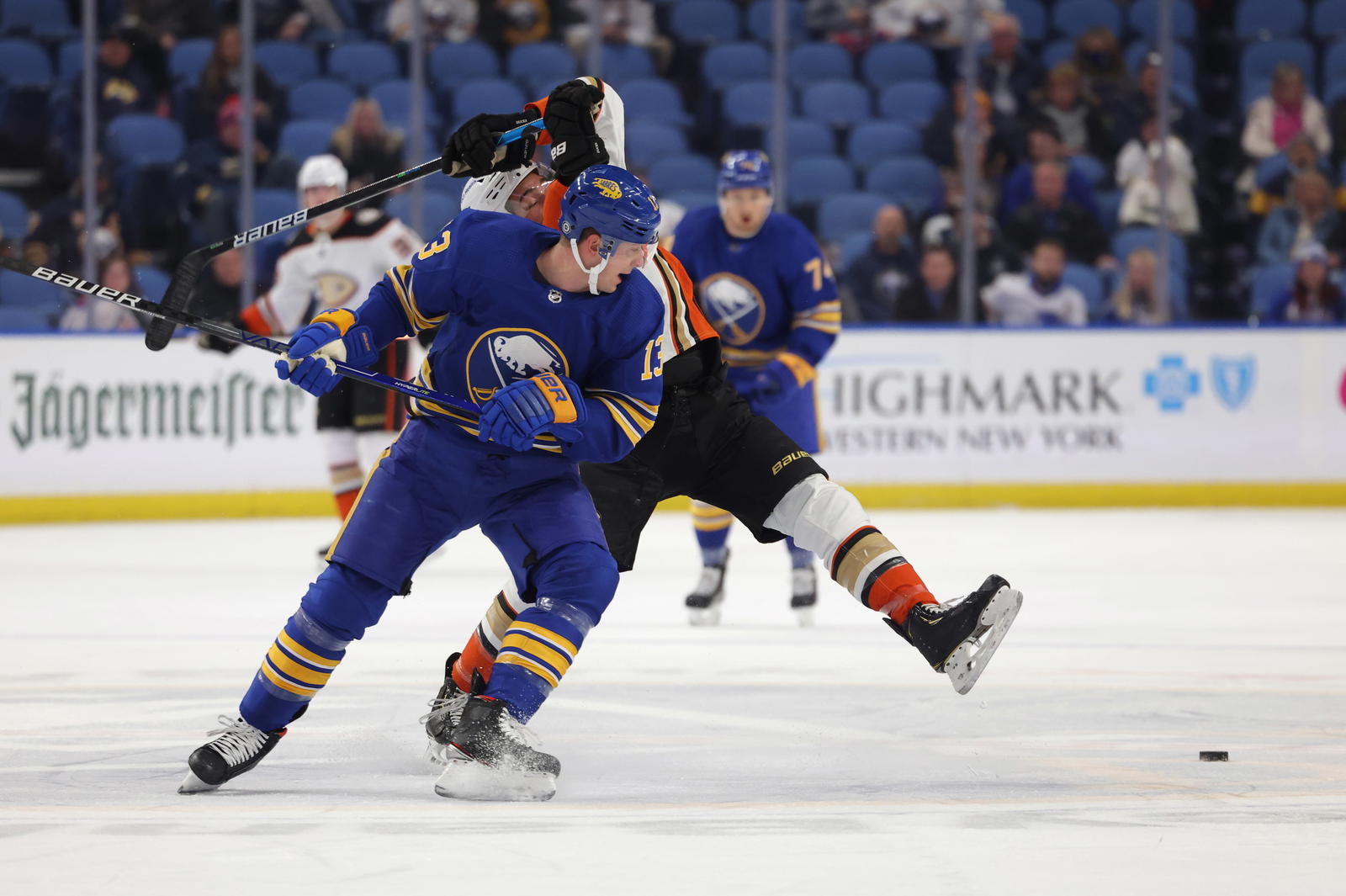 Mark Pysyk playing for the Buffalo Sabres in 2021-22. © Timothy T. Ludwig-Imagn Images