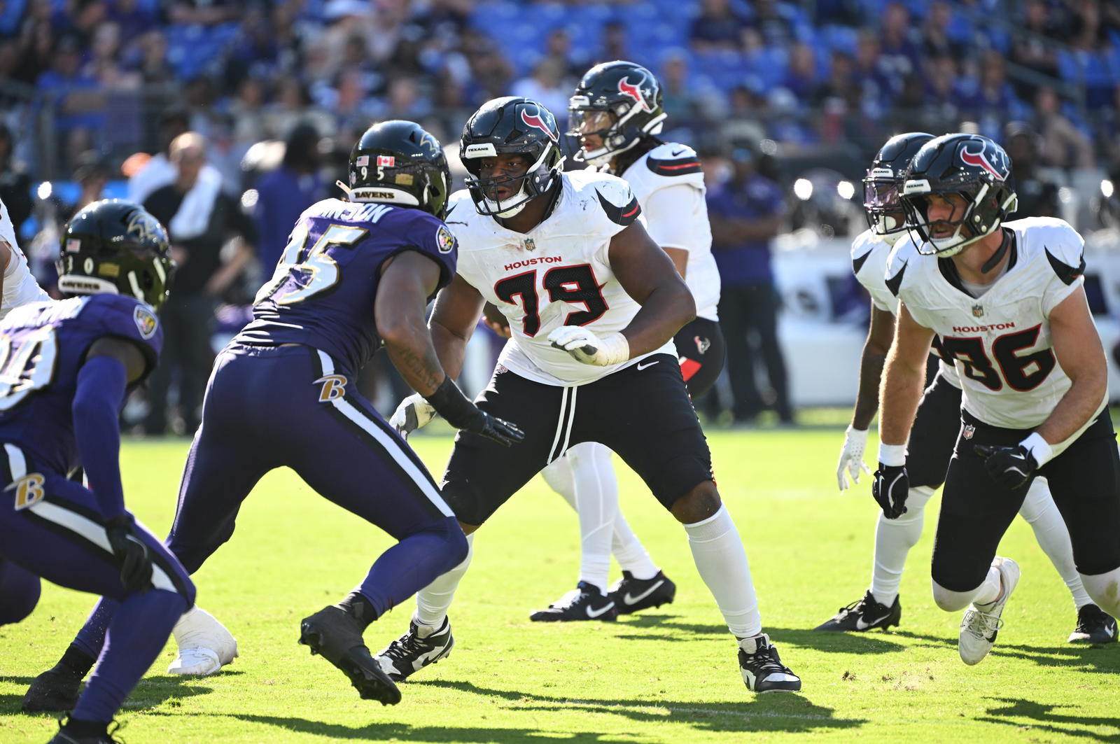 Texans OL Aireontae Ersery - @Rafael Suanes-Imagn Images