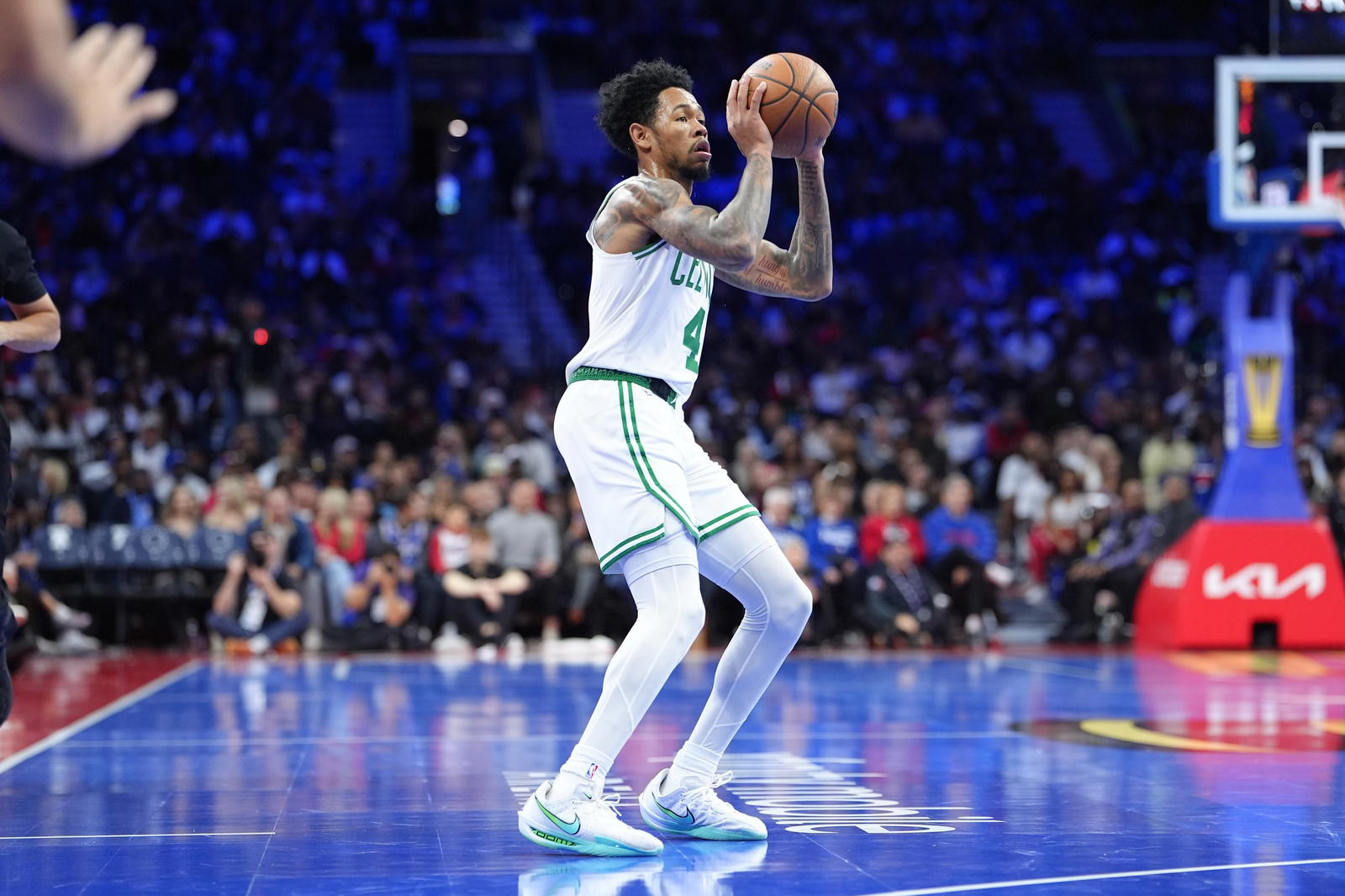 Oct 31, 2025; Philadelphia, Pennsylvania, USA; Boston Celtics guard Anfernee Simons (4) shoots the ball against the Philadelphia 76ers in the second quarter at Xfinity Mobile Arena. (Kyle Ross/Imagn Images)