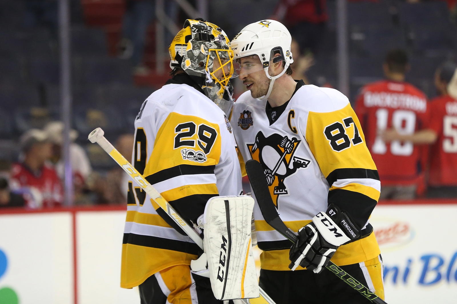 Marc-Andre Fleury and Sidney Crosby in 2017 (Geoff Burke-Imagn Images)