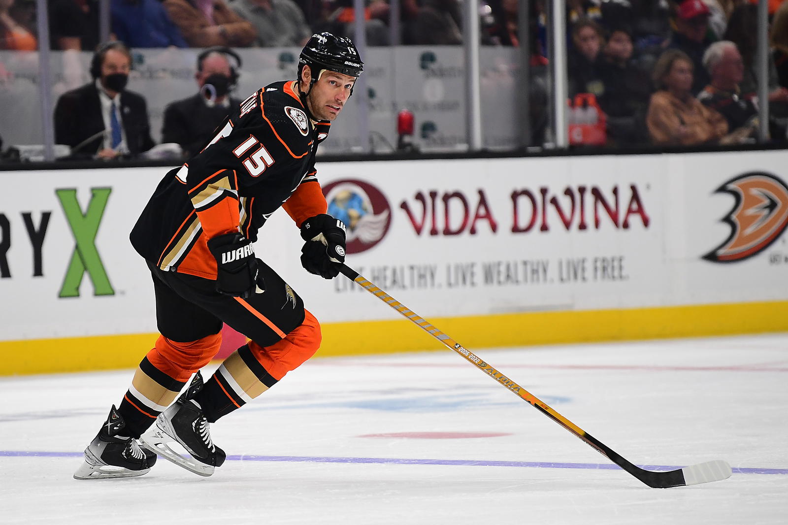 Apr 24, 2022; Anaheim, California, USA; Anaheim Ducks center Ryan Getzlaf (15) in action against the St. Louis Blues during the first period at Honda Center. Mandatory Credit: Gary A. Vasquez-Imagn Images