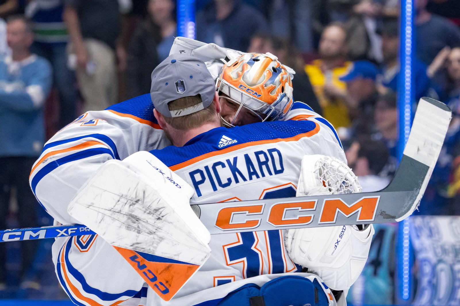 Stuart Skinner & Calvin Pickard (Bob Frid-Imagn Images)