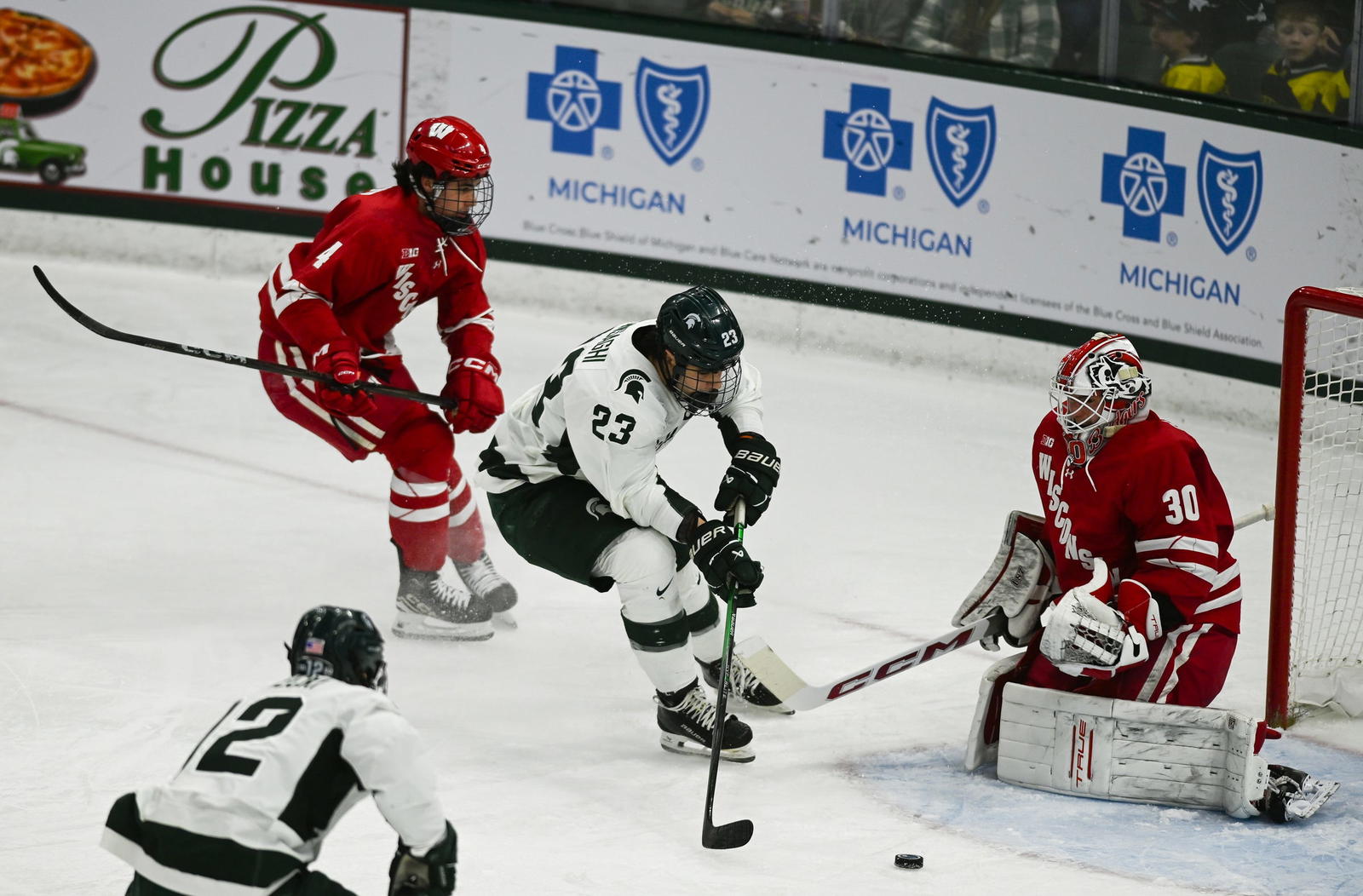 Shane Vansaghi was one of two potential first-round talents the Flyers stole in Round 2 of the NHL Draft. (Photo: Matthew Dae Smith, Lansing State Journal)