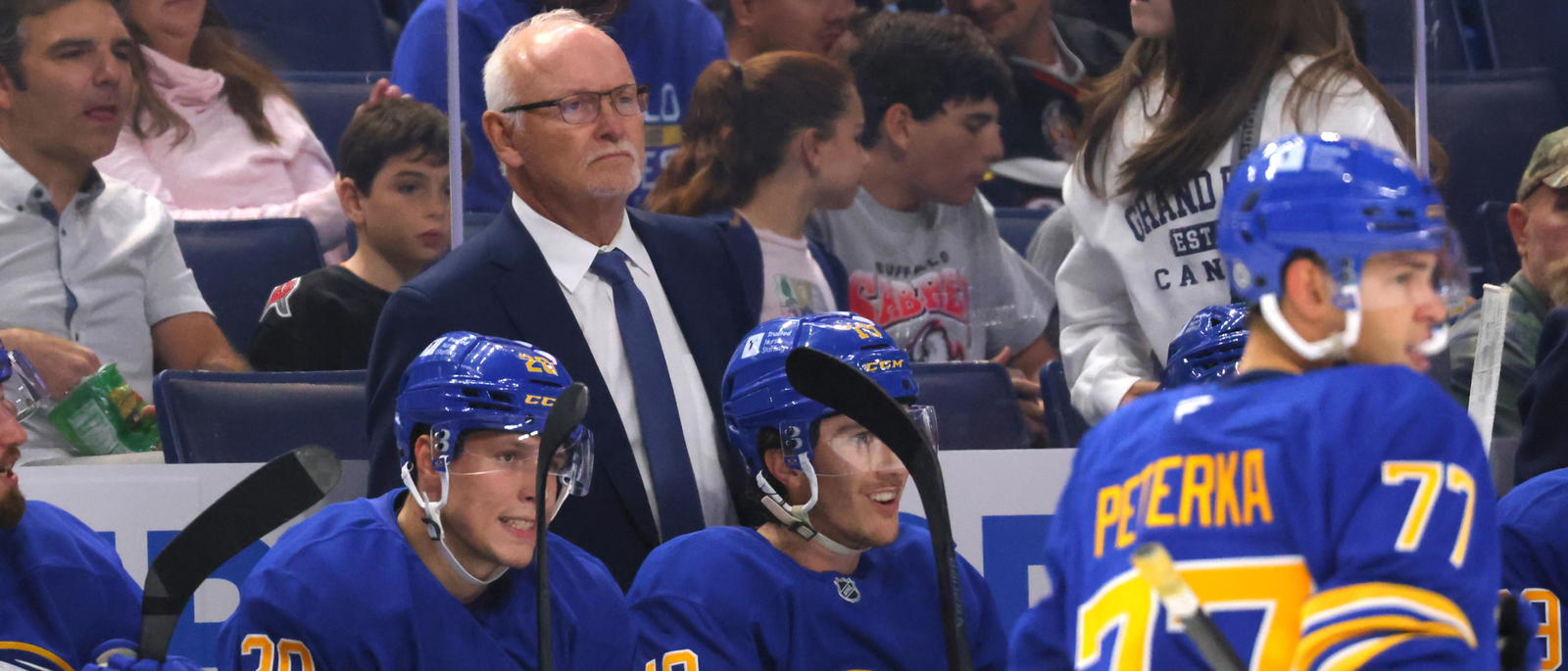 Lindy Ruff (center) -- (Timothy T. Ludwig, USA TODAY Images)<br /></noscript>“></p>
<p>For the Buffalo Sabres, it’s the calm before the storm. The NHL’s 2025-26 regular-season is about to commence, and with the new season comes a new set of expectations for <a rel=