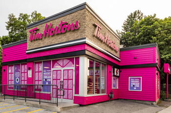 A fresh new look for this Toronto Tim Hortons (CNW Group/Tim Hortons)