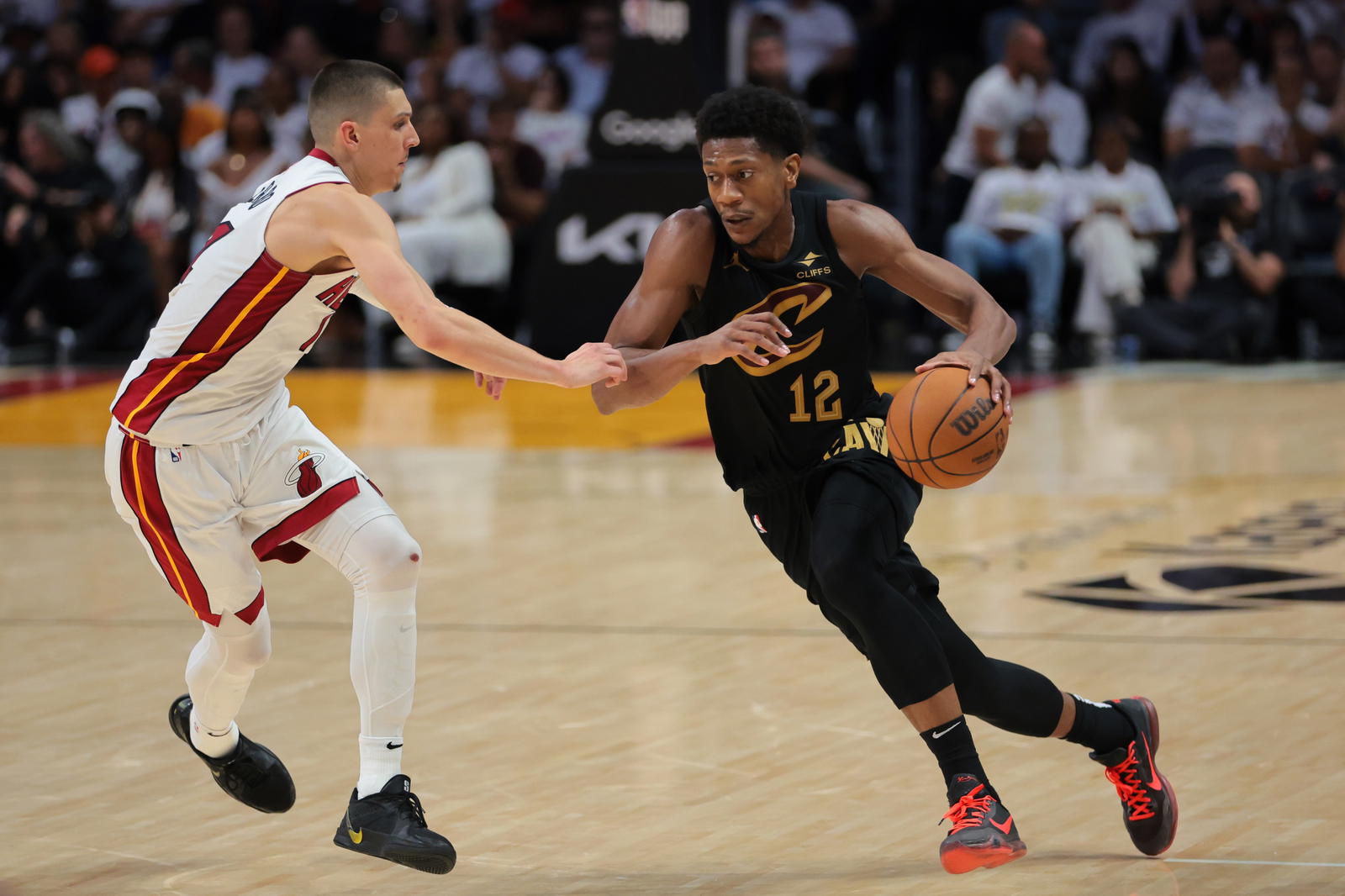 Cleveland Cavaliers forward De'Andre Hunter. Credit: Sam Navarro-Imagn Images.