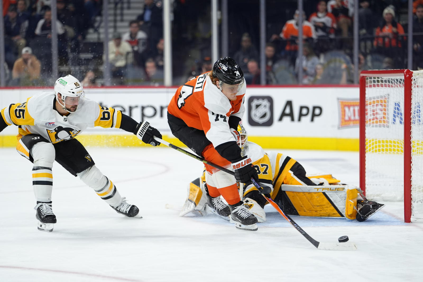 NHL Trade Rumors: Flyers Forward Not Out of the Woods Yet?