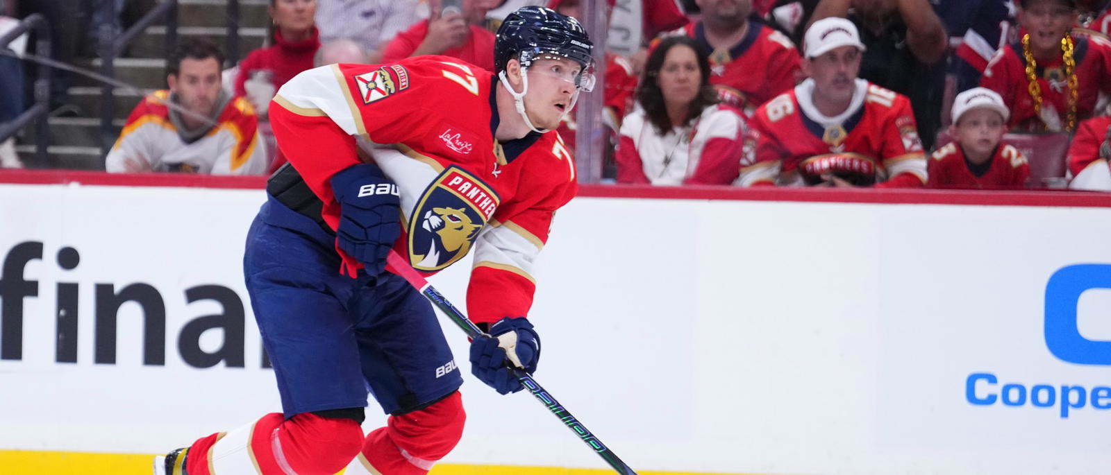 Panthers accept an eight -year contract extension with Niko Mikkola