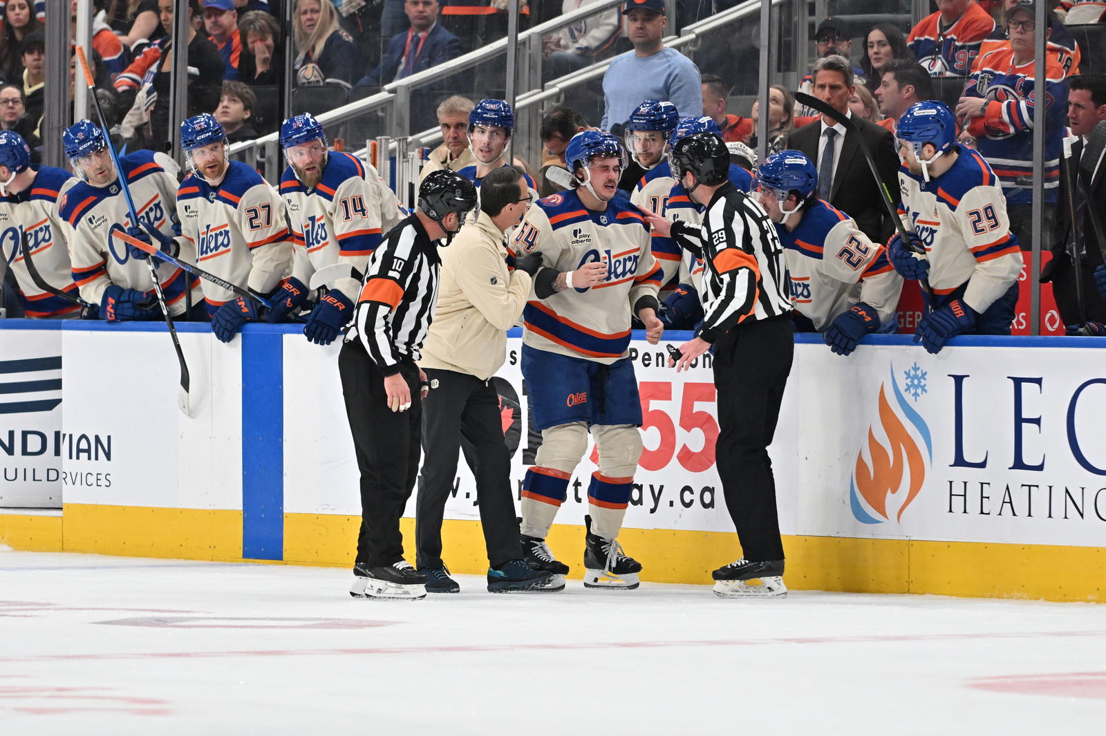 Connor Clattenburg takes a high stick vs. Kraken Photo by&nbsp;

© Walter Tychnowicz Imagn Images